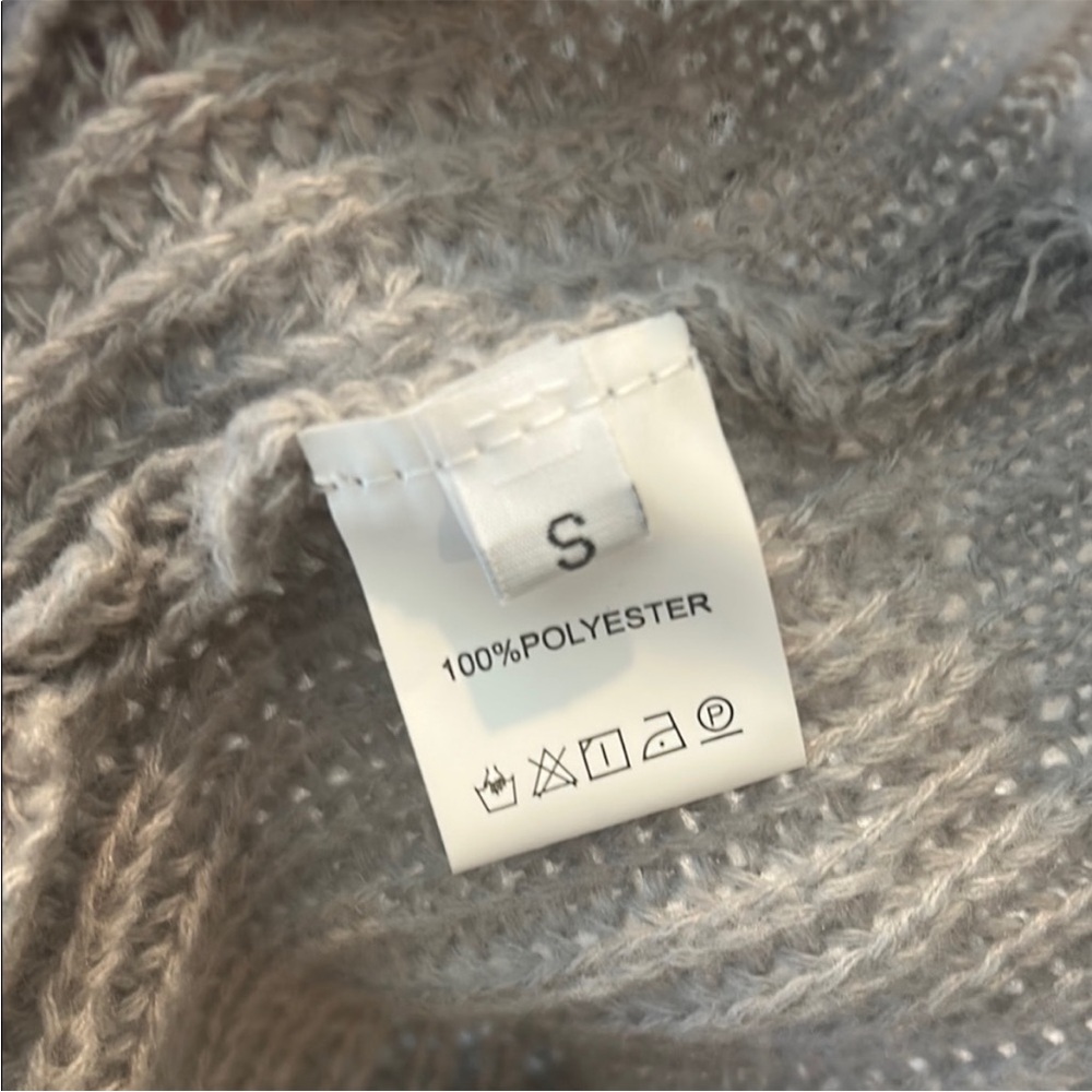 NWOT SHEIN Oversized Cozy Light Gray Women's Sweater/Wrap - Picture 3 of 5